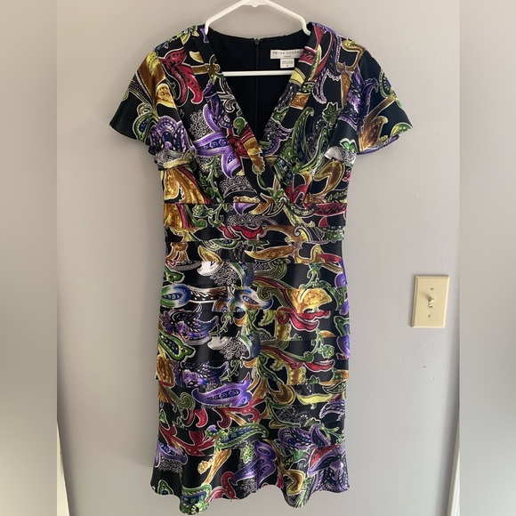 Peter Nygard Womens Tiered Dress 6 Multi Colored Short Sleeve Paisley Raw Hem - Picture 1 of 10